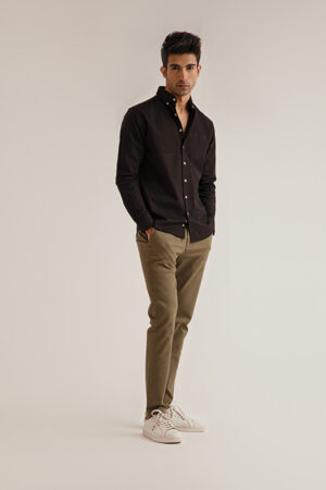 BLACK BUTTON DOWN SHIRT