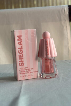 Jelly wow hydrating lip oil shades: berry involved