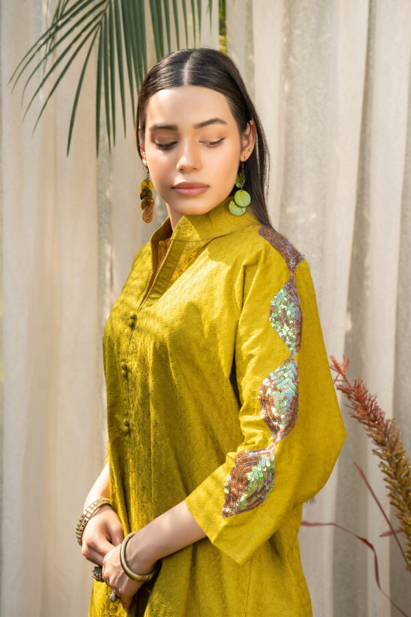 Opulent Aura - Image 3